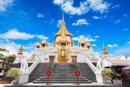 Bangkok Wat Ratchanatdaram Golden Mount and Wat Trai Mit