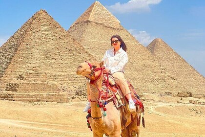 Luxury Pyramids Full Day Tour with Tour Guide and Private Car
