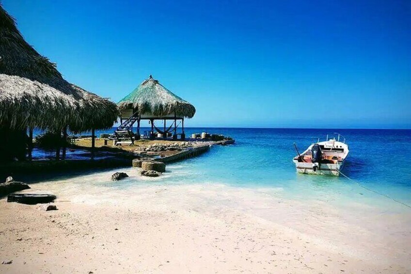 Visit 3 Mucura Tintipan Islands and Santa Cruz from Cartagena