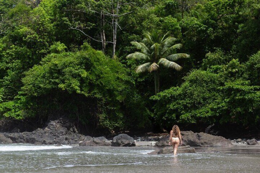 Beach photoshoot in the Costa Rican Pacific Coast