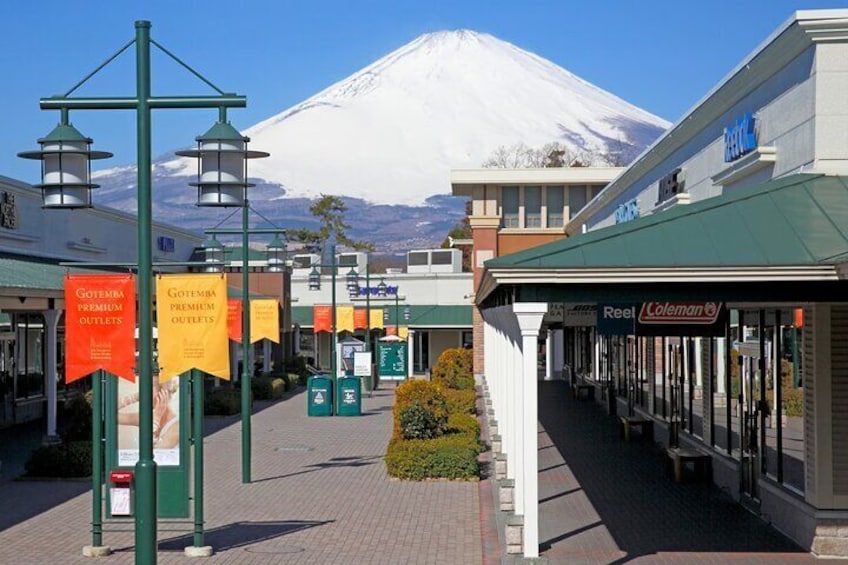 Enjoy shopping and viewing Mt.Fuji