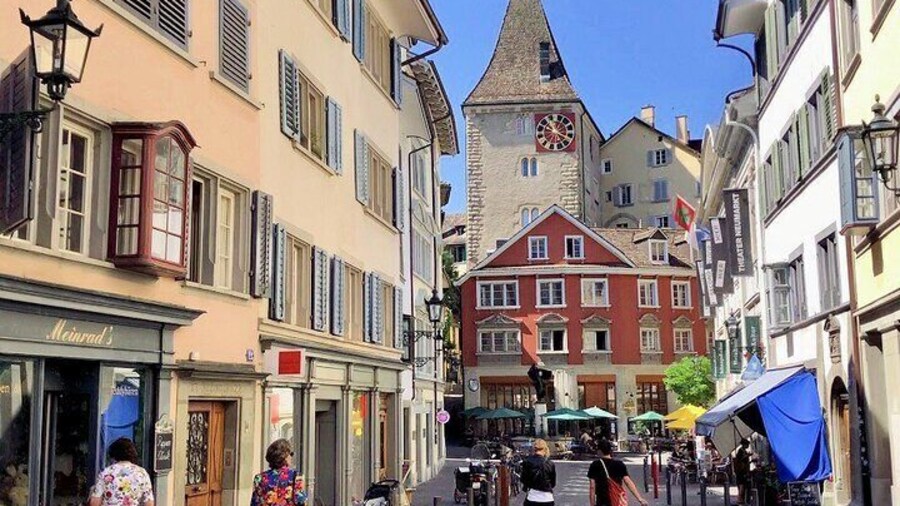 Experience Zurich Tour via Trams, Trains, Ferries and Cable Cars