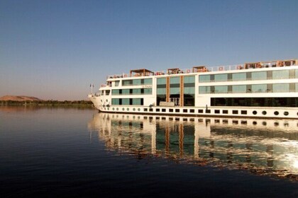 Private 8-Day Trip: Cairo, Giza, Nile Cruise & Abu Simbel by Air