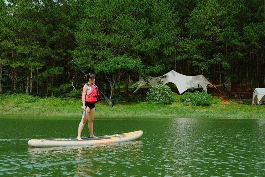  Explore Da Lat with Tuyen Lam Lake Kayak Tour