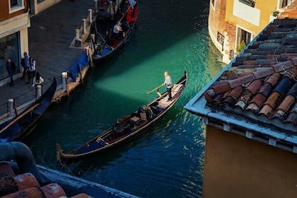 Shared Gondola Ride in Venice on the Grand Canal