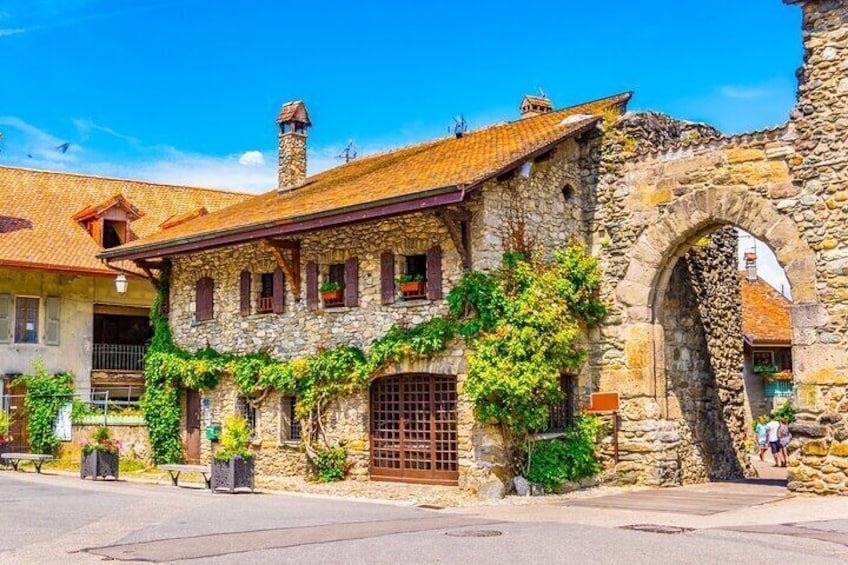 Private day trip from Geneva to Yvoire, English Speaking Driver