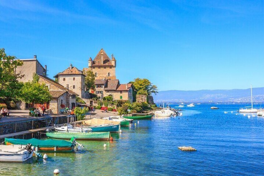 Private day trip from Geneva to Yvoire, English Speaking Driver