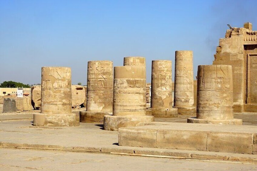 Aswan to Luxor: Ancient Wonders Tour with Kom Ombo Temple Stop