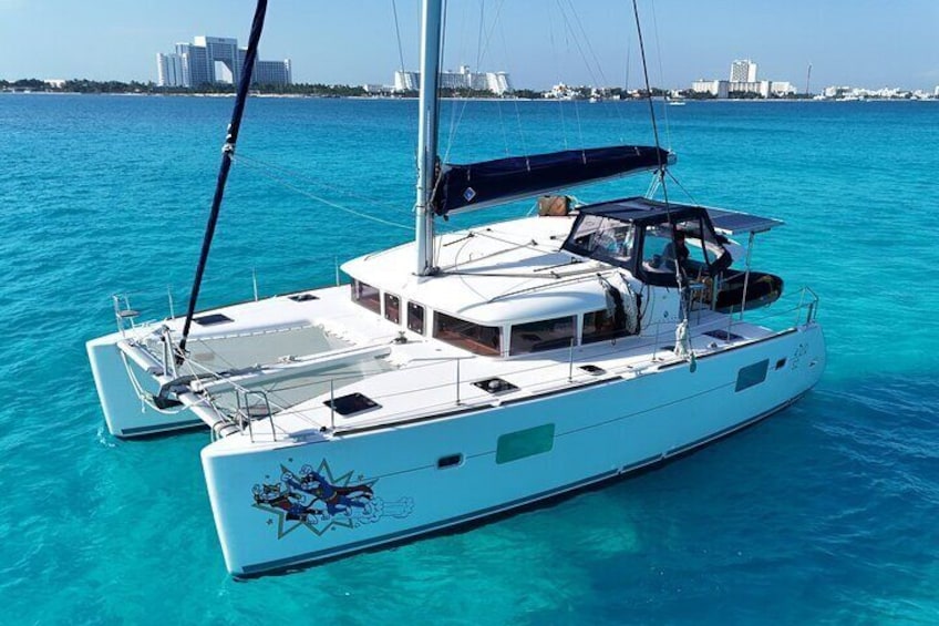 7hrs 42ft Luxury Catamaran Private Charter Cancun to Isla Mujeres