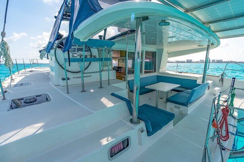 7hrs 42ft Luxury Catamaran Private Charter Cancun to Isla Mujeres