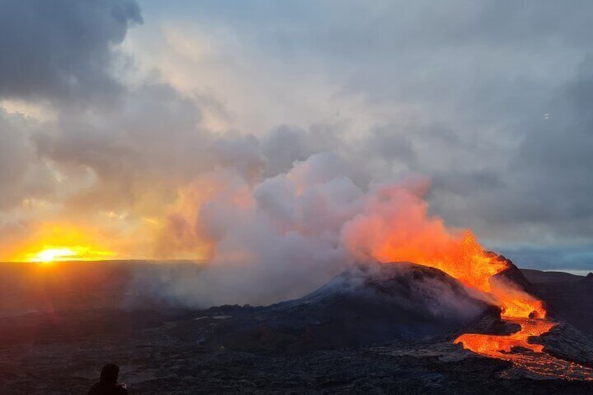 Small Group Volcano Hike with a Geologist 