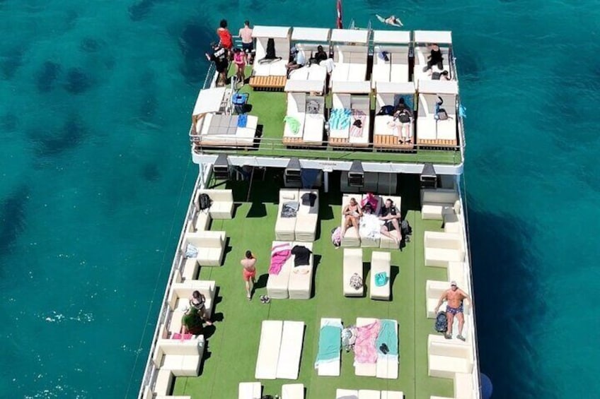 From Izmir: Island and Bays Boat Tour with Lunch