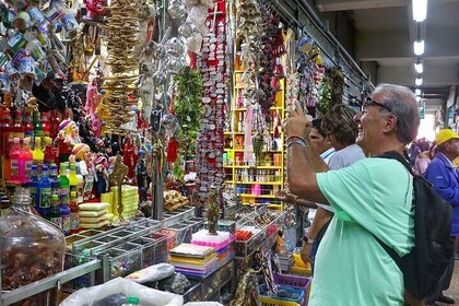 Bizarre tour in Gamarra Witches Market