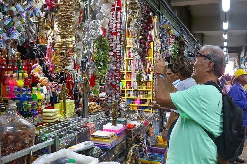 Bizarre tour in Gamarra Witches Market