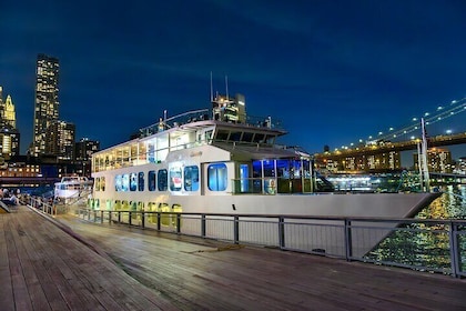 New York City Dinner Cruise on Luxury Yacht with Live Music