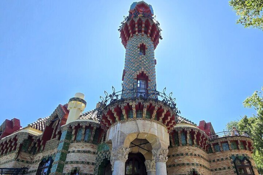 Visit to the mansion of the Duke of Almodóvar del Río in Comillas