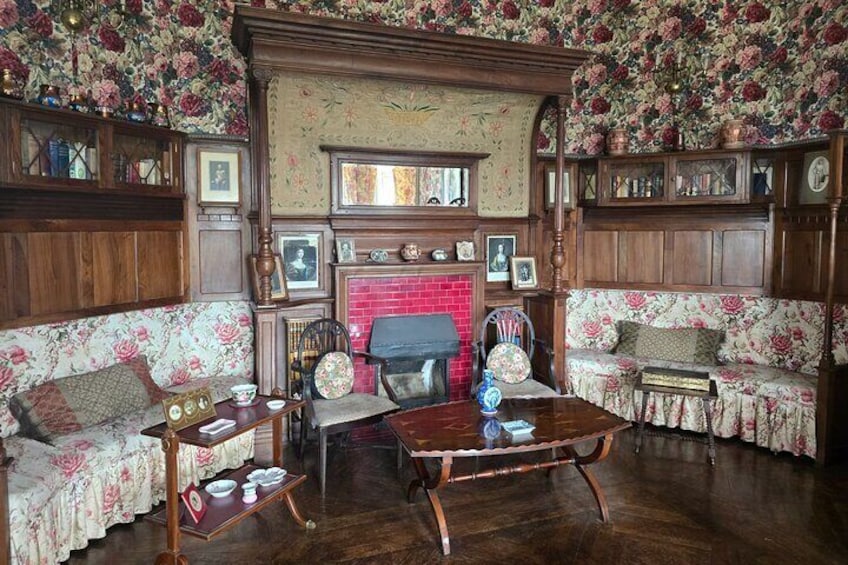 Visit to the mansion of the Duke of Almodóvar del Río in Comillas
