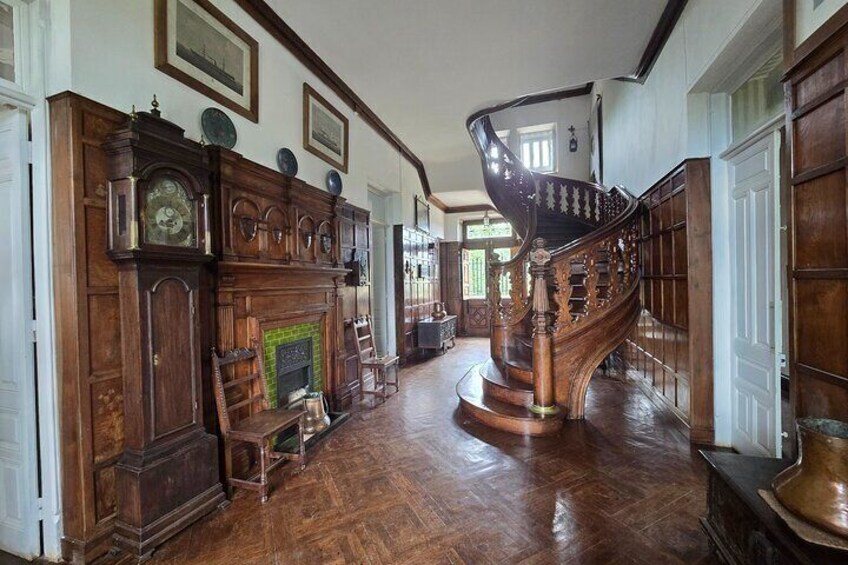 Visit to the mansion of the Duke of Almodóvar del Río in Comillas