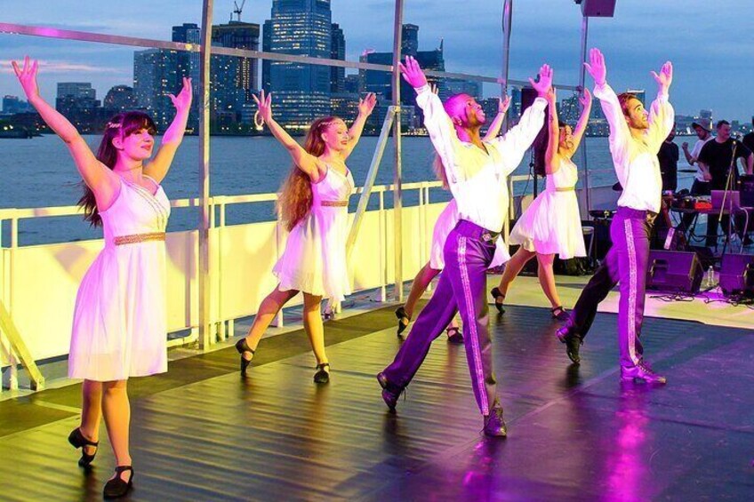 NYC Sunset Cruise: Live Music, Cocktails & Unforgettable Views