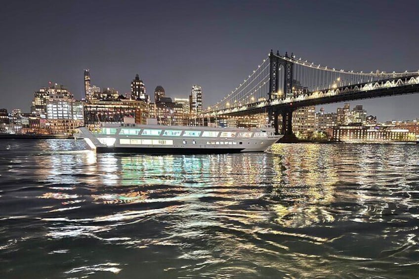 NYC Sunset Cruise: Live Music, Cocktails & Unforgettable Views