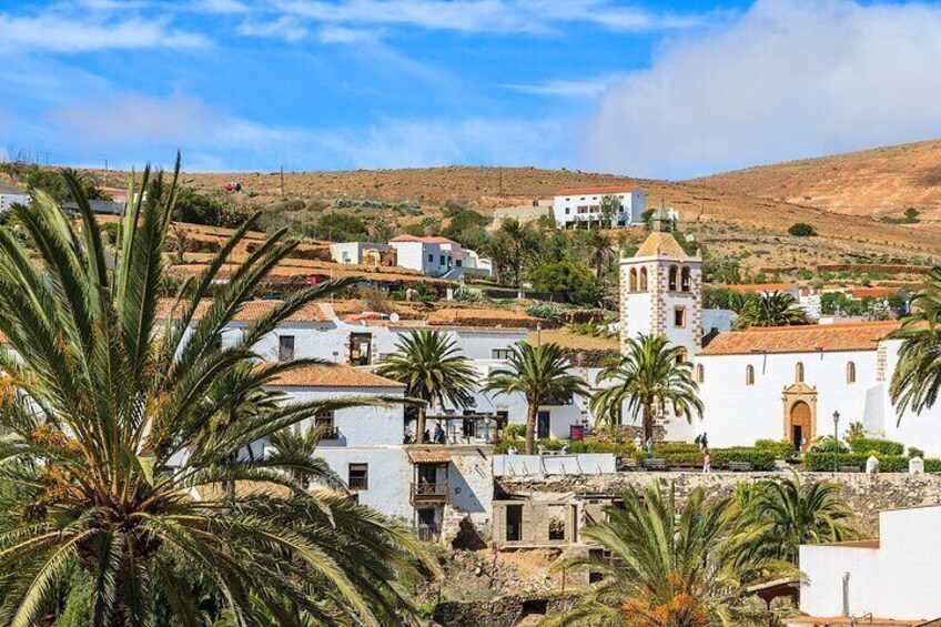 Contrast of Fuerteventura with optional ferry to Isla de Lobos
