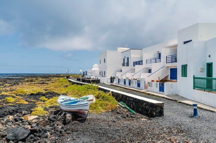 Contrast of Fuerteventura with optional ferry to Isla de Lobos