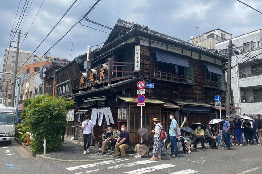 Iseya is a long-established tendon restaurant founded in 1889.