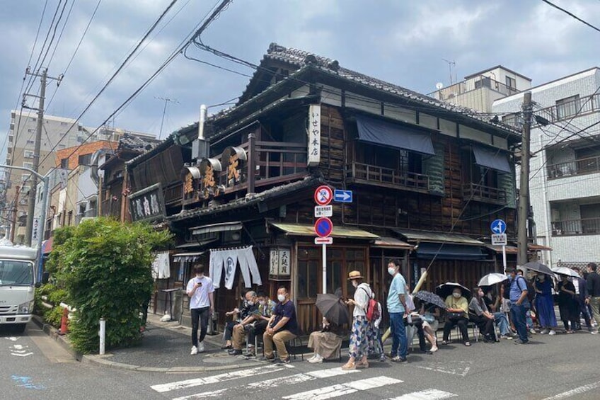 Iseya is a long-established tendon restaurant founded in 1889.