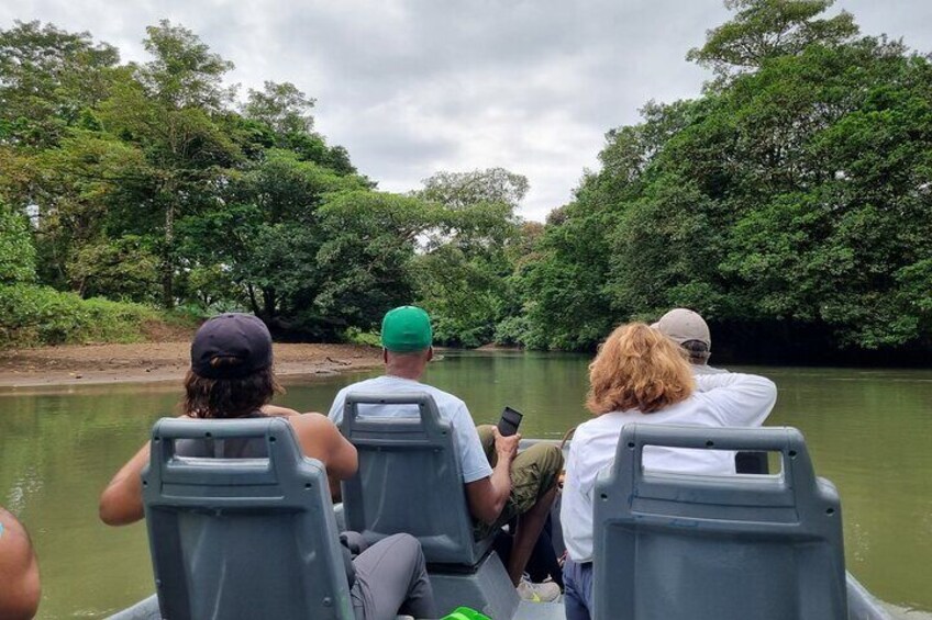 Boat Safari in Rio Frio