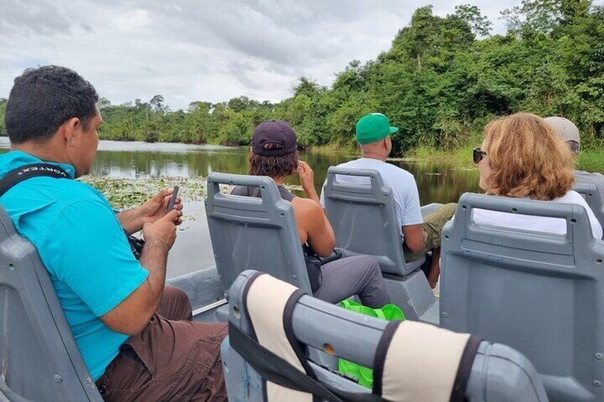 Boat Safari in Rio Frio