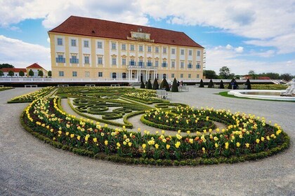 Vienna to Schloss Hof Skip-the-line Private Tour & Transport