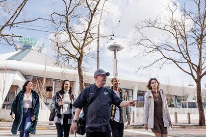 Chef Food Tour of Seattle Space Needle and Seattle Centre