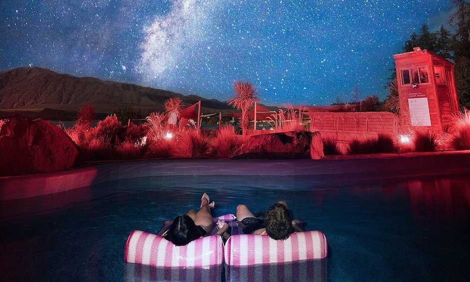 Lake Tekapo: 1.5-Hour Hot Pools & Stargazing Experience