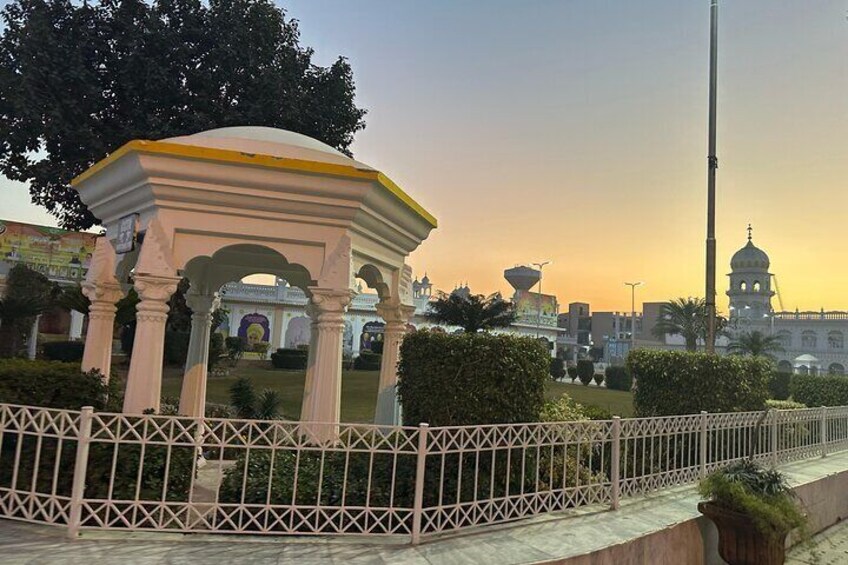 Nankana Sahib Gurdwara Janam Asthan Pilgrimage Day Trip