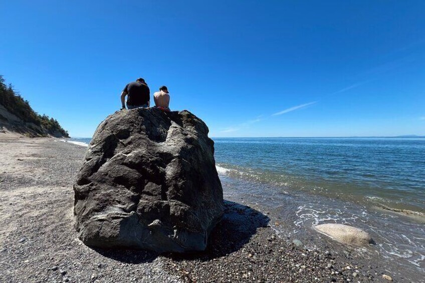 Enjoy the views of the Strait of Juan de Fuca with loved ones