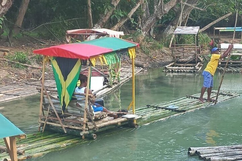 Bamboo River Rafting in Ocho Rios Jamaica .