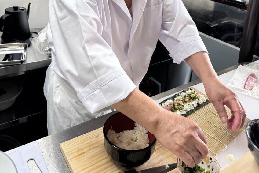 Maki Sushi (Rolled Sushi) Making Experience