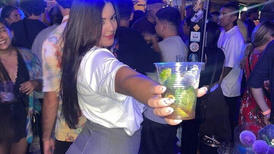 Medellín Pub Crawl in Provenza with Free Cover and New Friends