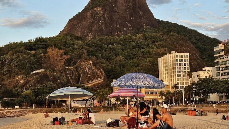 Half day walking tour in Leblon