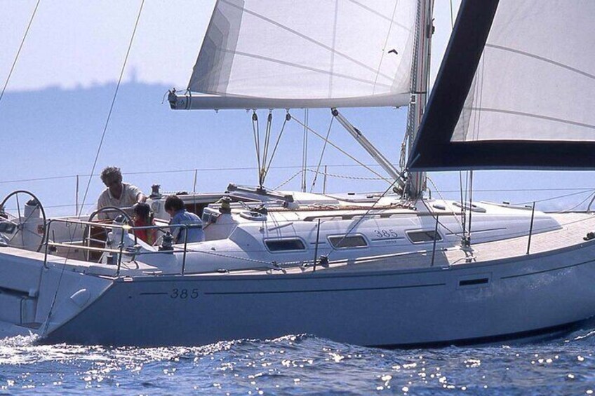 Sailing boat Dufour 385