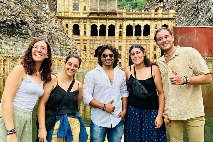 Jaipur Private Full Day City Tour with Pick Up and Drop Off