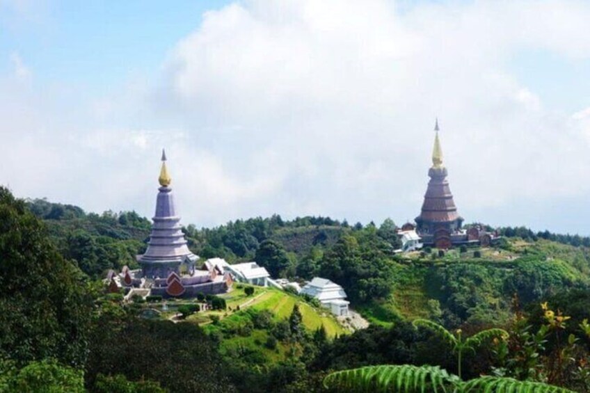 Explore and visit our Honor King Bhumibal & Queen Sirikit pagodas