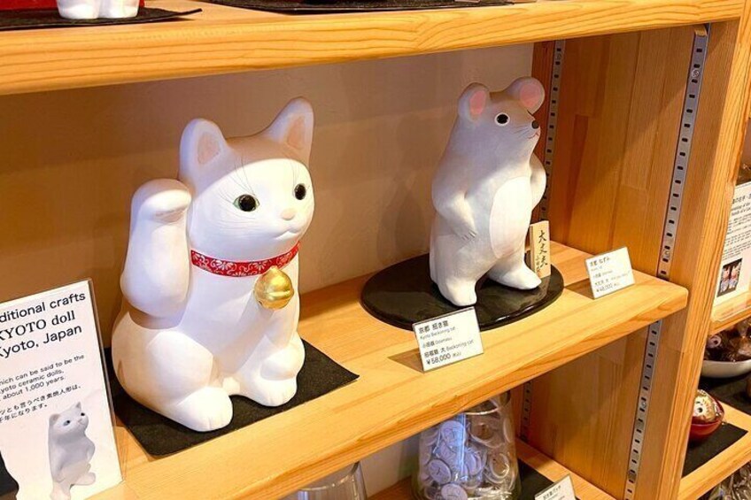 PM Tokyo Gotokuji Cat Temple Shinjuku Cat Cafe and 3D Cat Tour