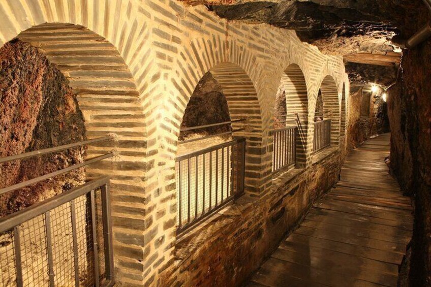 Guided tour of the Saalfeld Fairy Grottoes