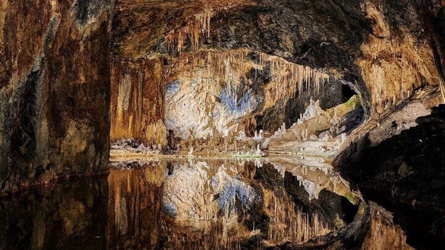 Guided tour of the Saalfeld Fairy Grottoes show mine