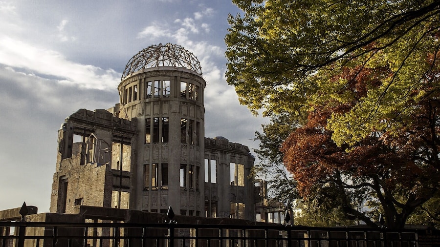 Day Trip to Hiroshima and Miyajima by Bullet Train from Osaka