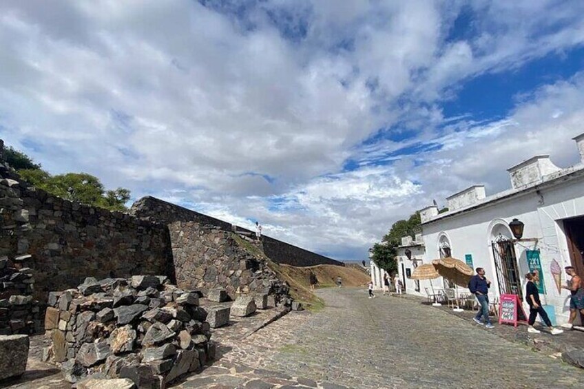 Wall Colonia del Sacramento