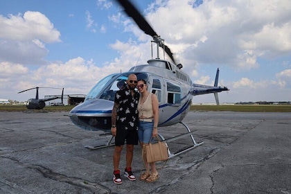 Family pack 48 Miles Helicopter Tour over Theme Parks & Downtown