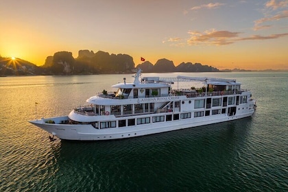 Au Co luxury cruise 3 days 2 nights explore Halong Bay