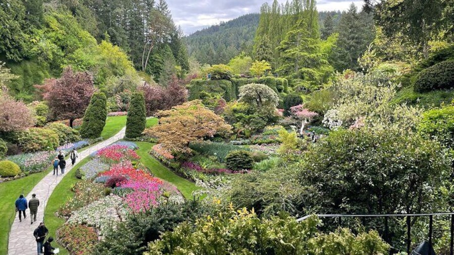 Butchart Gardens from Vancouver to Victoria City Tour